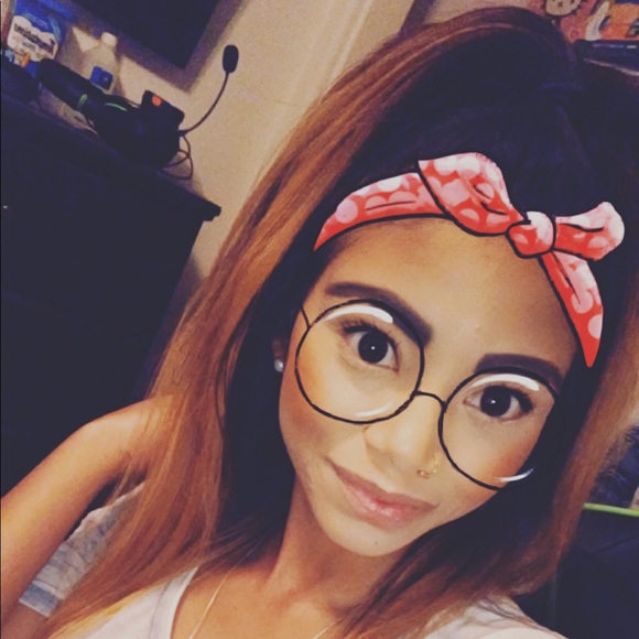 Meet your Posher, Lina 🙋🏽‍♀️🎉💕 - Picture 2 of 2